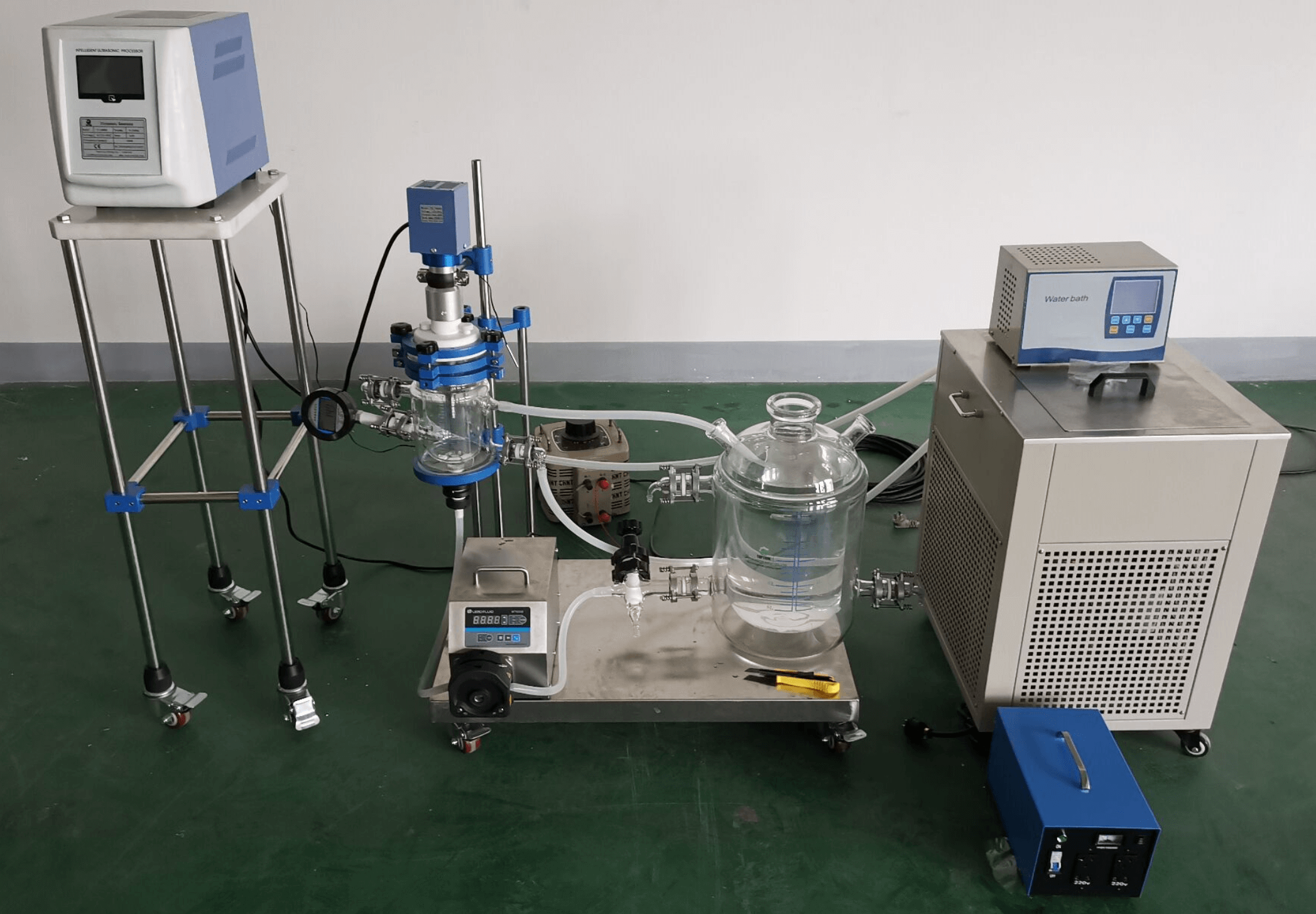 small scale glass reactor laboratory;