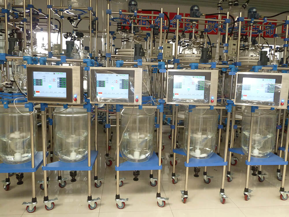 jacketed glass reactor with PLC automatic control system;